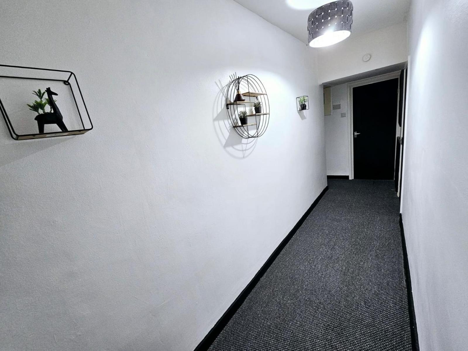 Ground Floor With Parking Apartment *
