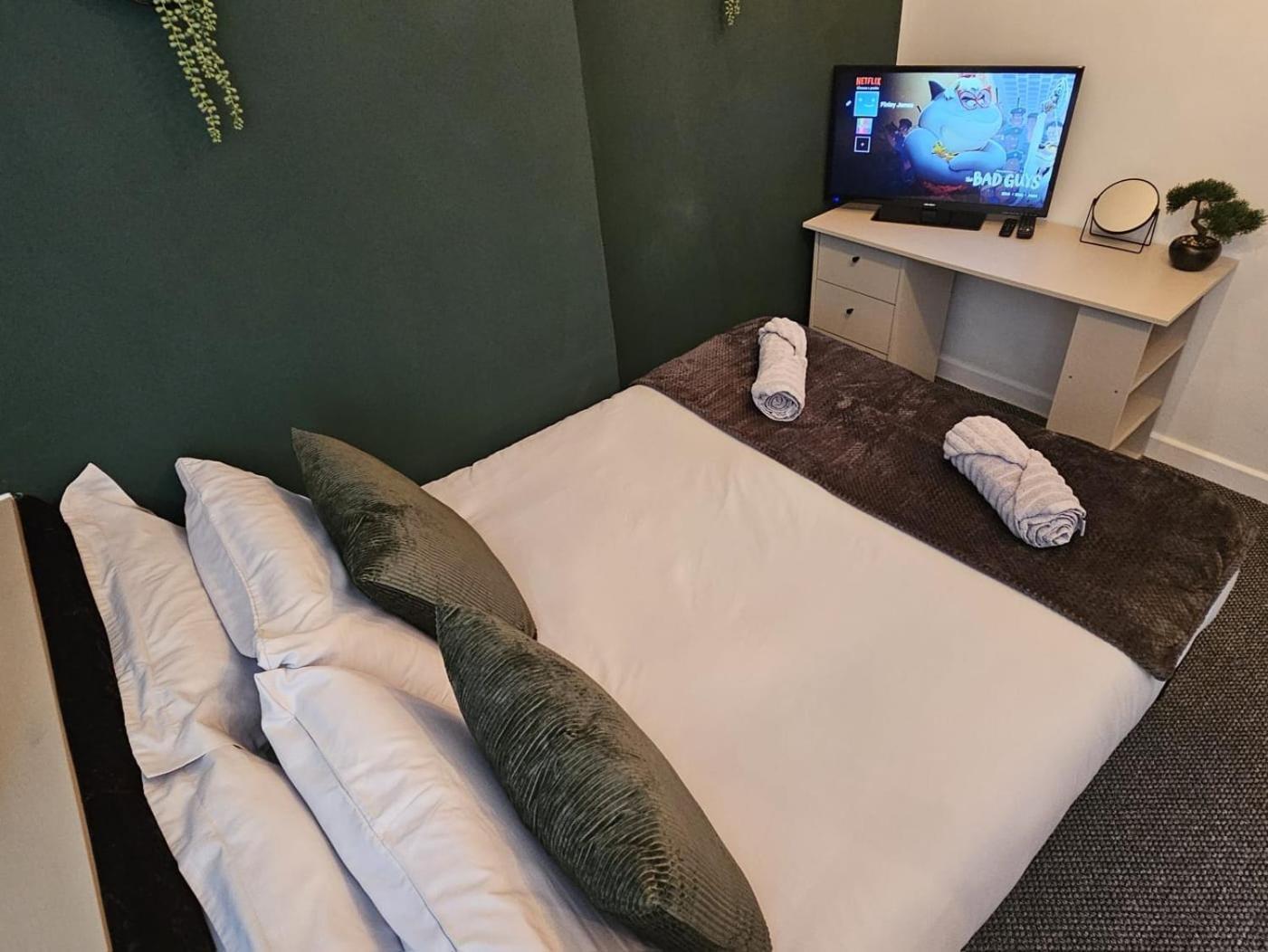 Ground Floor With Parking Kingston upon Hull